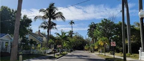 Foto del edificio - 1603 Woodford Ave