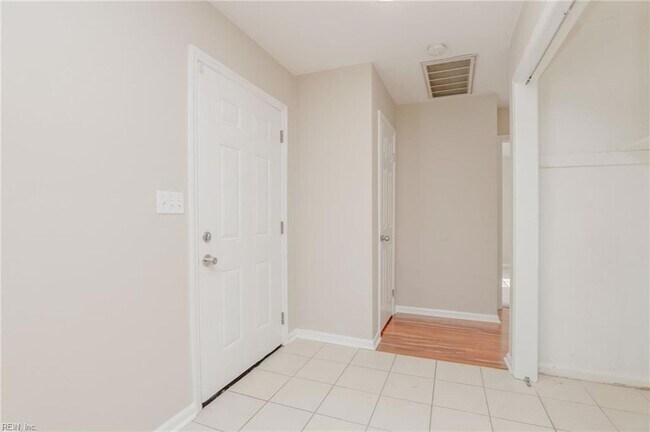 Foto del edificio - 578 Peregrine St