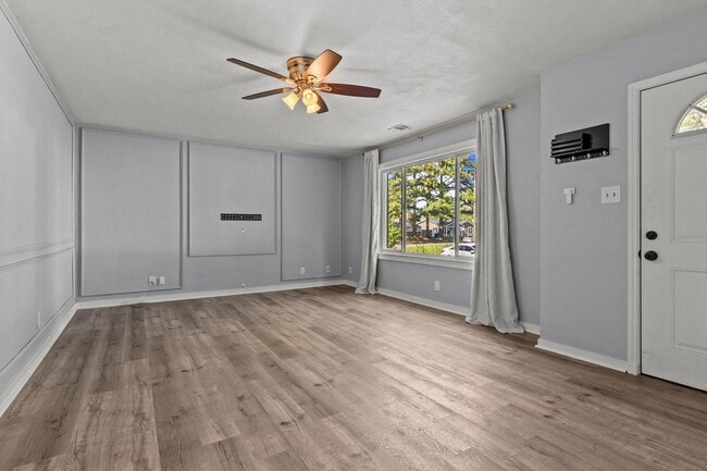 Building Photo - 413 Catalina Ave