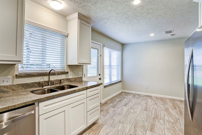 Building Photo - 17559 Methil Dr