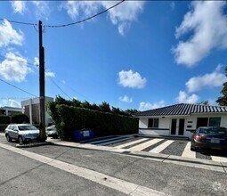 Building Photo - 3042 SW 16th Ter