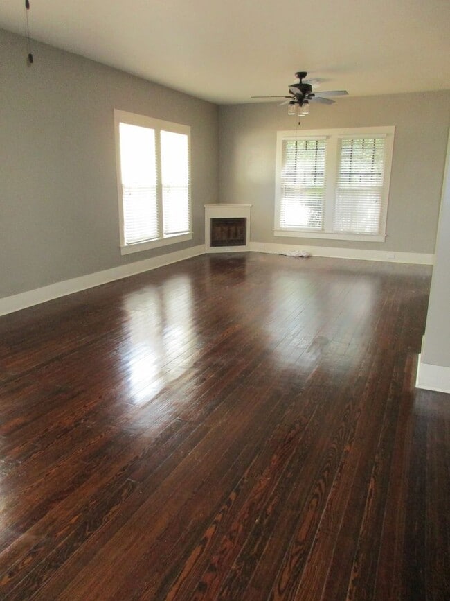 Building Photo - Charming Remodeled Home