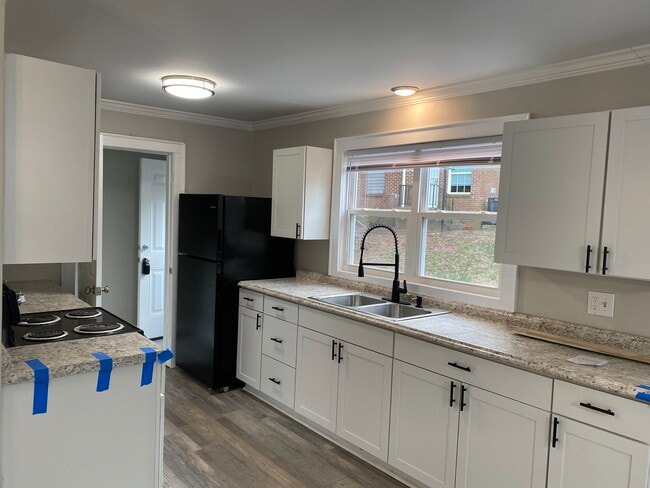 Building Photo - 34 8th Avenue Dr SE