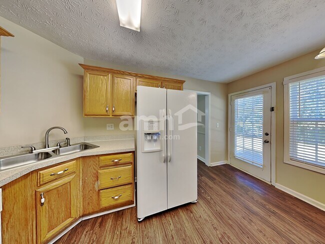 Foto del edificio - 125 Sanders Walk