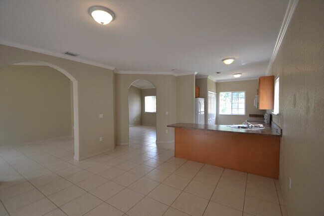 Foto del edificio - 9106 NW 169th St
