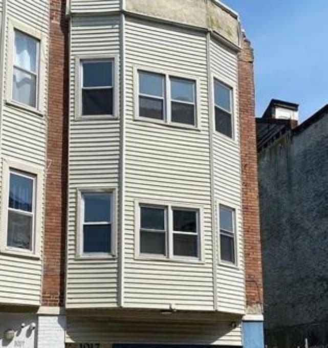 Building Photo - 1017 Arctic Ave