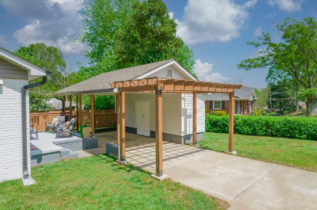Building Photo - 1427 Thriftwood Dr