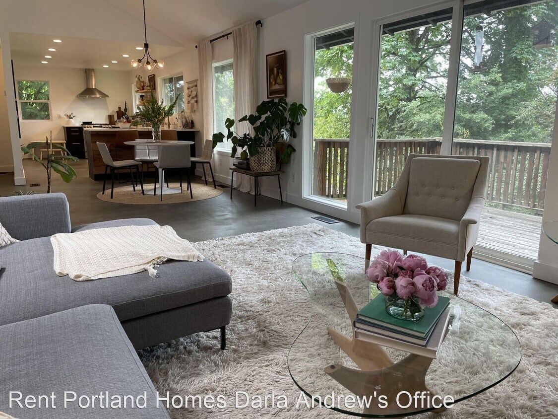 Foto principal - 3 br, 2.5 bath House - 604 SW Primrose St