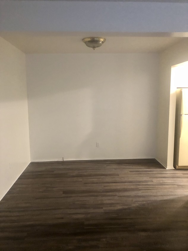 Foto principal - 27883 Independence St