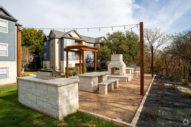 Salón al aire libre - Falls Round Rock