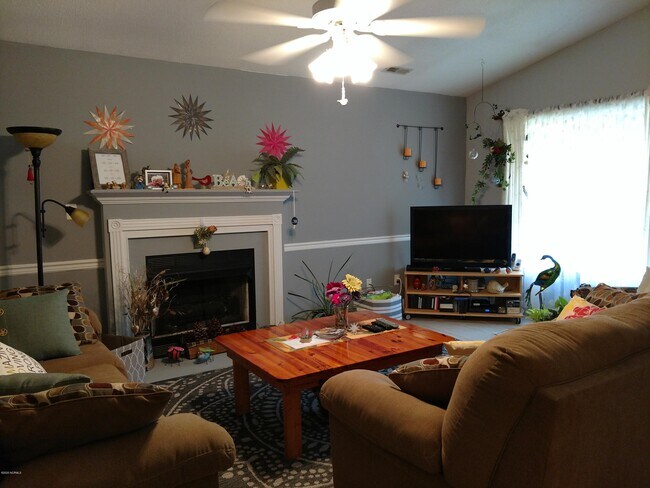Building Photo - 303 Carlisle Ct