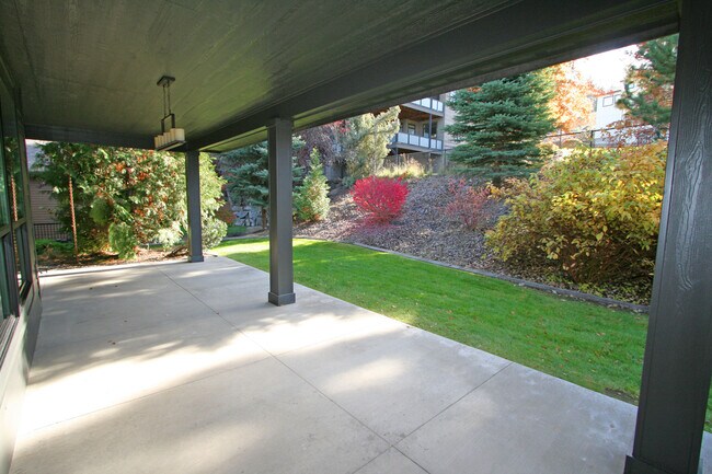 Foto del edificio - 713 W Willapa Ave