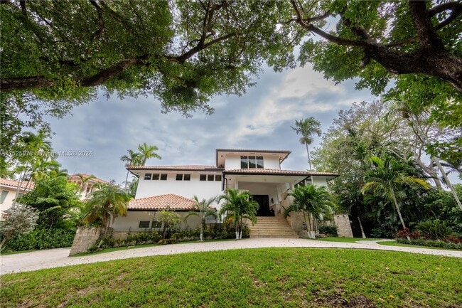 Building Photo - 7125 Los Pinos Blvd