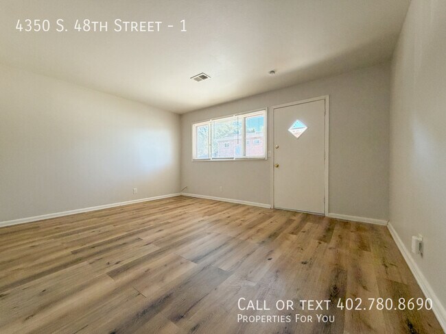 Foto del edificio - 4350 S 48th St
