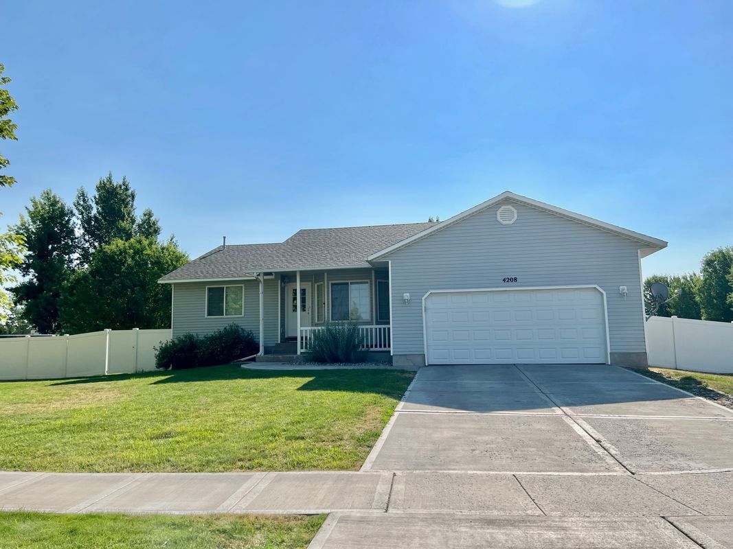 Primary Photo - 4208 Willow Canyon Dr