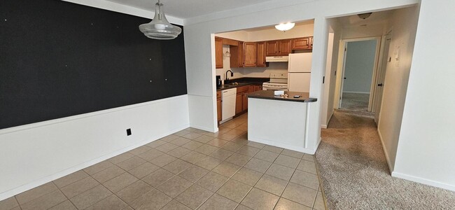 Foto del edificio - 24360 E River Rd