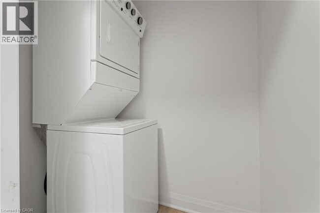 Building Photo - 1936 Rymal Rd E