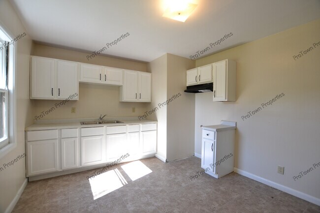 Foto del edificio - 110 Edison Rd