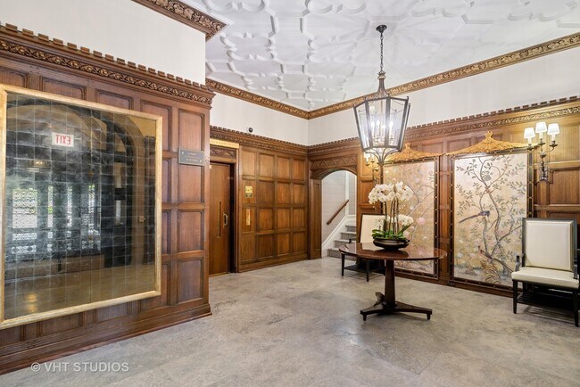 Foto del edificio - 3800 N Lake Shore Dr