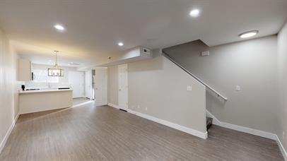 Foto del edificio - 475 N Redwood Rd