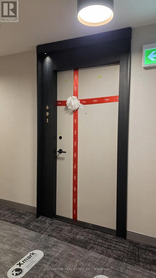 Building Photo - 858 Dupont St