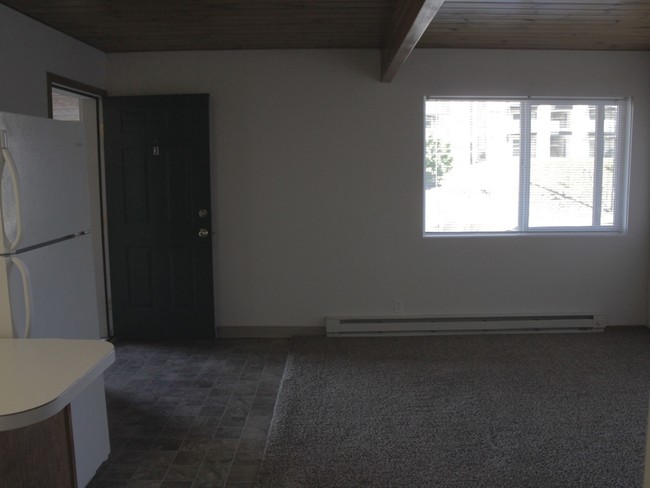 Interior Photo - The Classics Properties