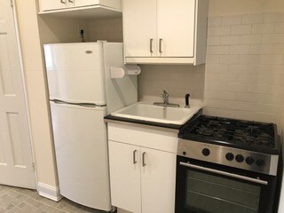 Building Photo - 328 E 84th St
