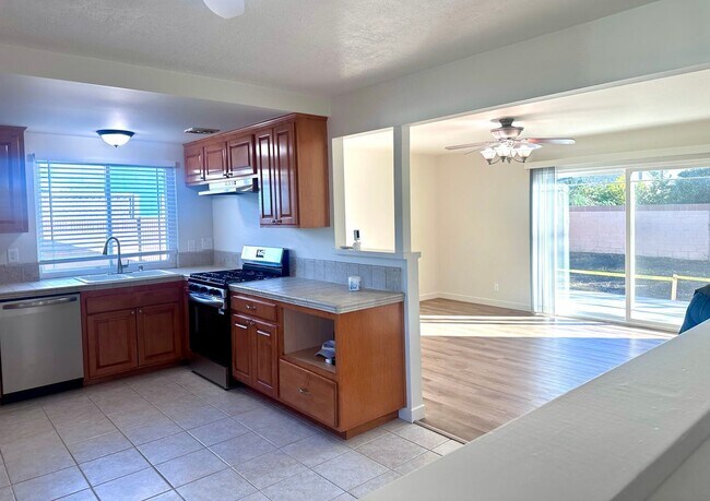 Foto del edificio - 20334 Callaway Ave