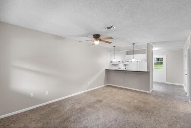 Foto del edificio - 2837 Lumpkin Rd