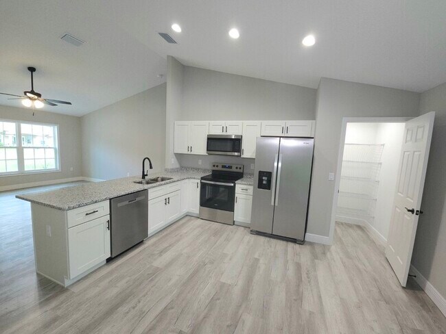 Foto del edificio - 1749 W Lorraine Dr
