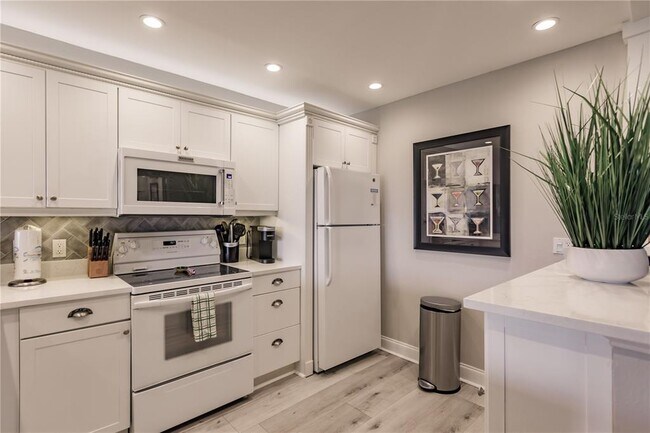 Building Photo - 1255 E Peppertree Dr