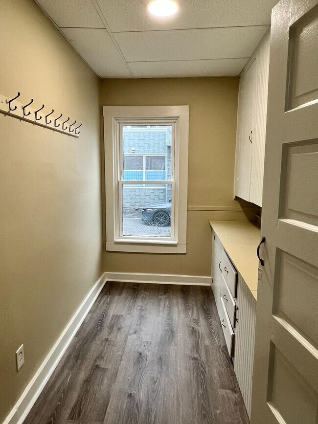 Building Photo - 16 Olivine St