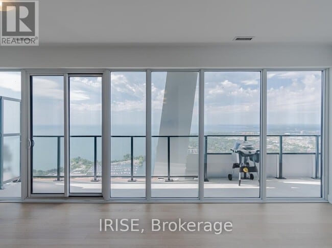 Building Photo - 30-PH130 Shore Breeze Dr