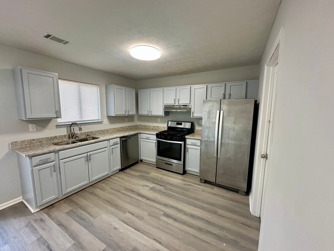 Foto principal - 1749 Hunting Creek Dr SE