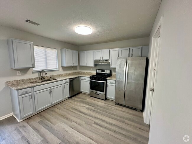 Building Photo - 1749 Hunting Creek Dr SE