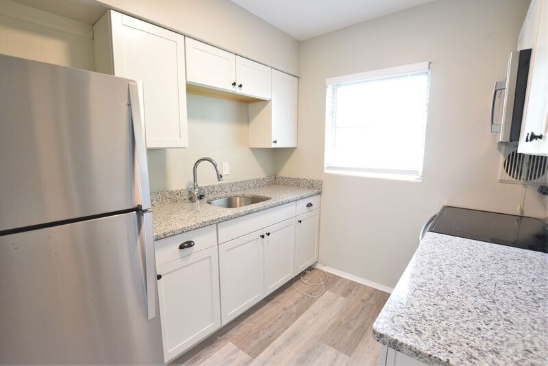 Foto principal - 200 Agnes Ct