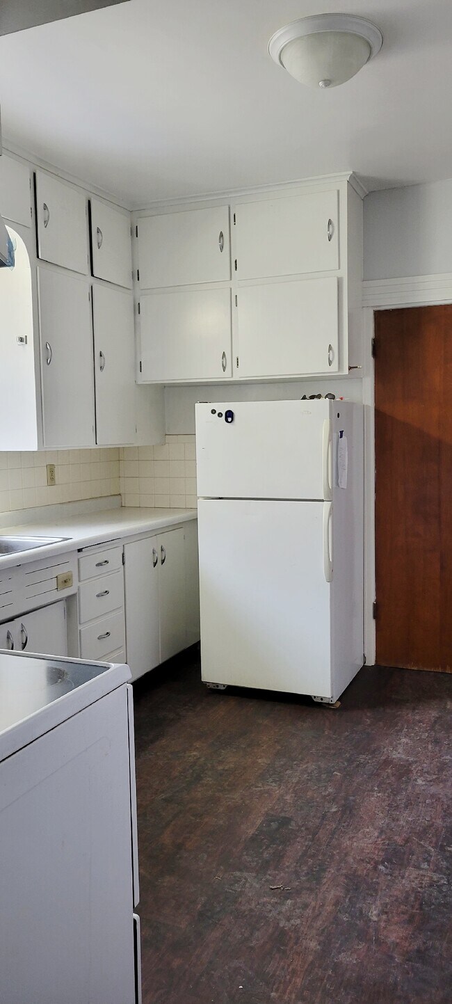 Building Photo - 1133 E North St