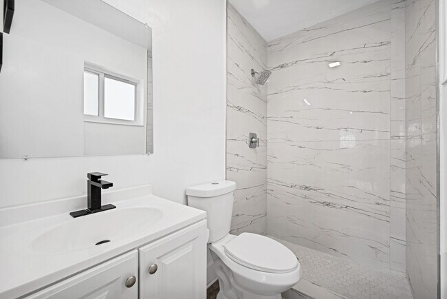 Foto del edificio - 238 SW 7th St