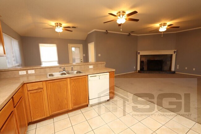 Building Photo - Charming 3 bed 2 bath Westridge Community