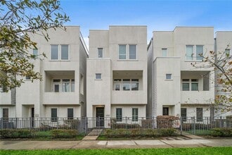 Building Photo - 128 Pierce St