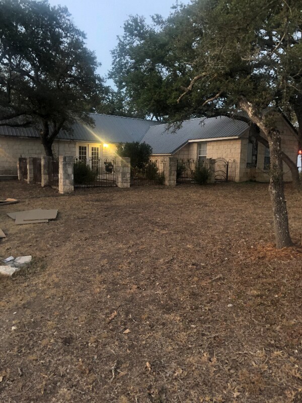 Foto del edificio - 10207 Wagon Rd W