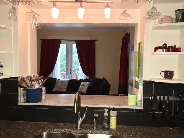 Pass-thru to LR. French doors to yard - 1026 Paradrome St