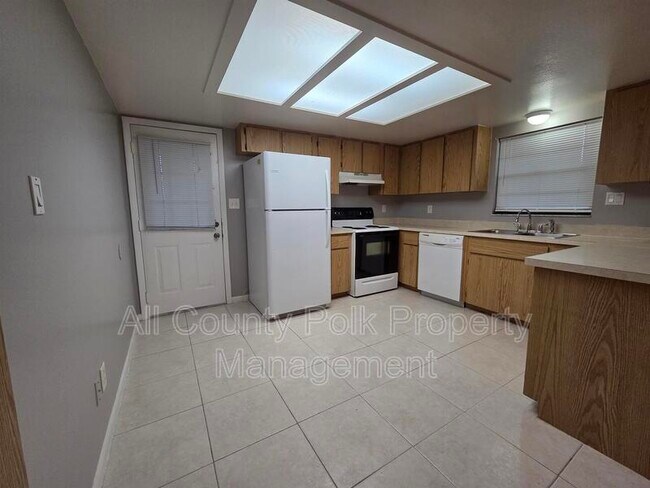 Foto del edificio - 4931 Malibu Ct