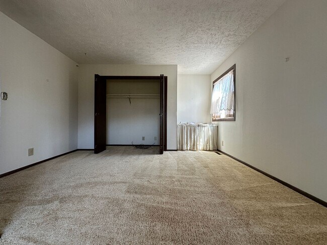 Foto del edificio - 107 N Orr - A