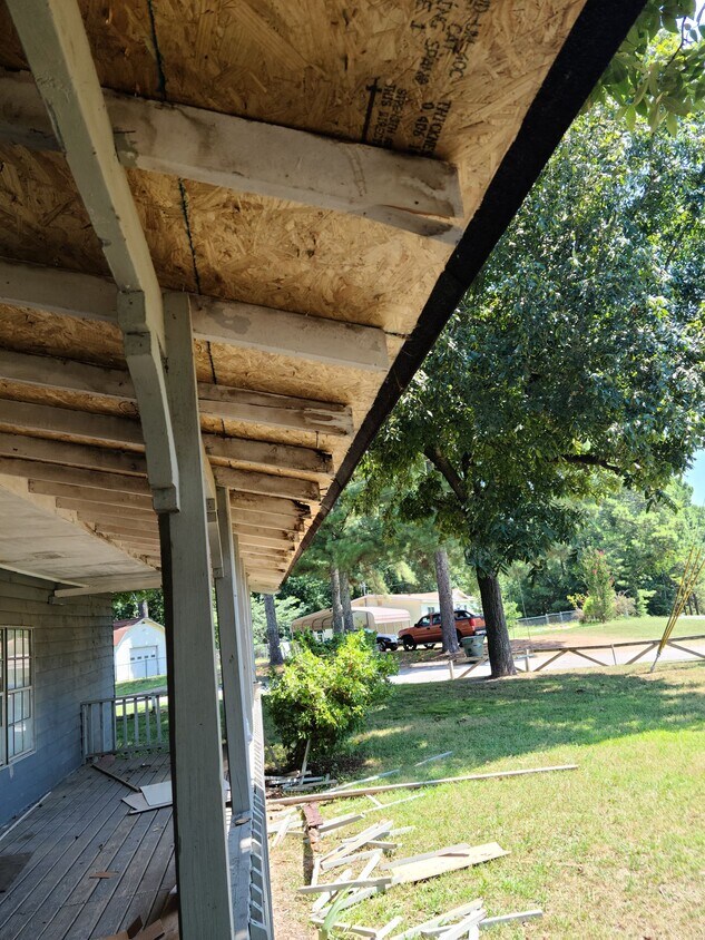 Foto del edificio - 1213 Roach Hollow Rd