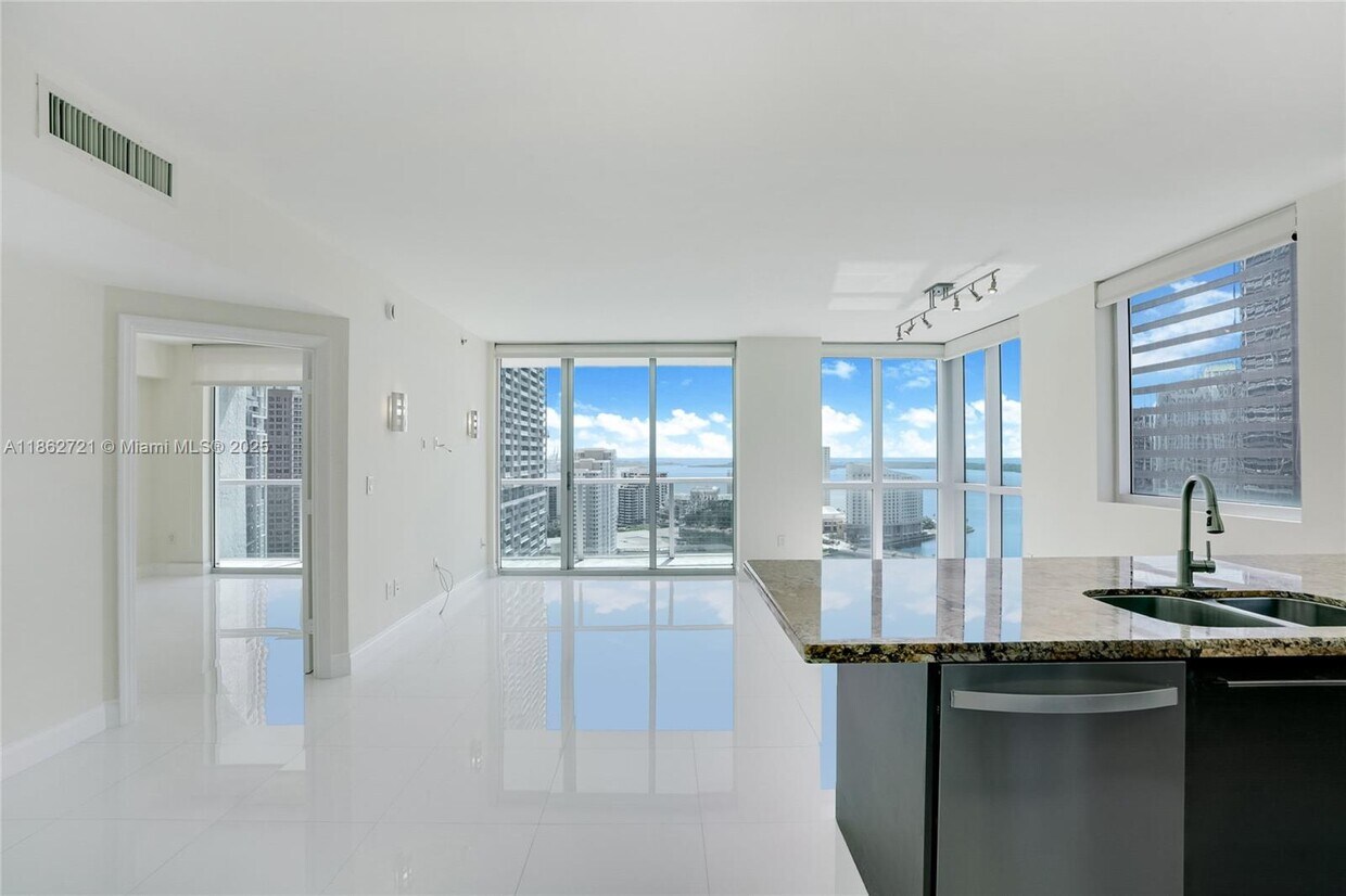 Foto principal - 500 Brickell Ave