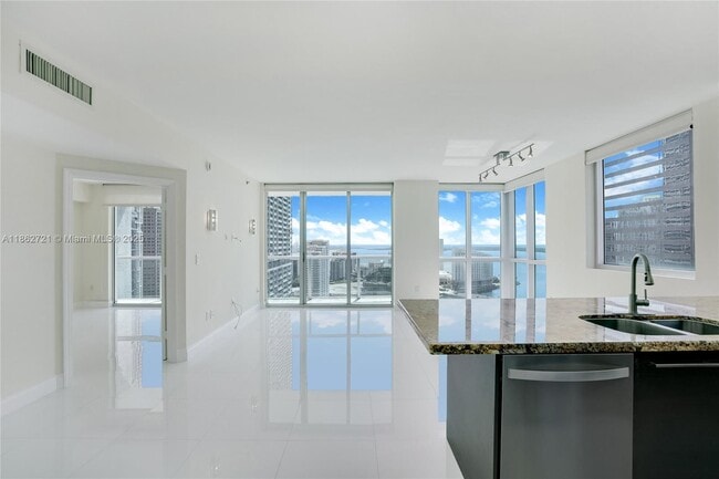 Building Photo - 500 Brickell Ave