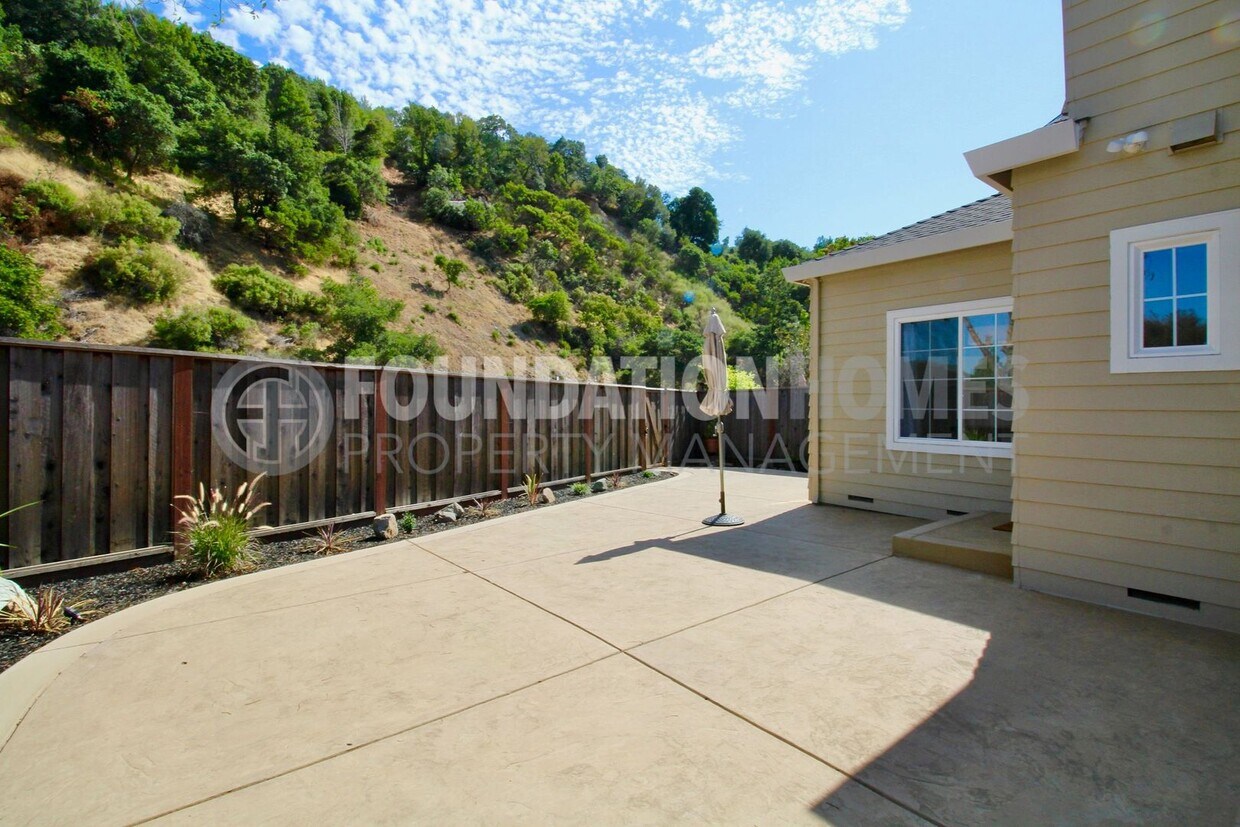 Bright Renovated 2BD/2.5BA Near China Camp... - Bright Renovated 2BD/2.5BA Near China Camp...