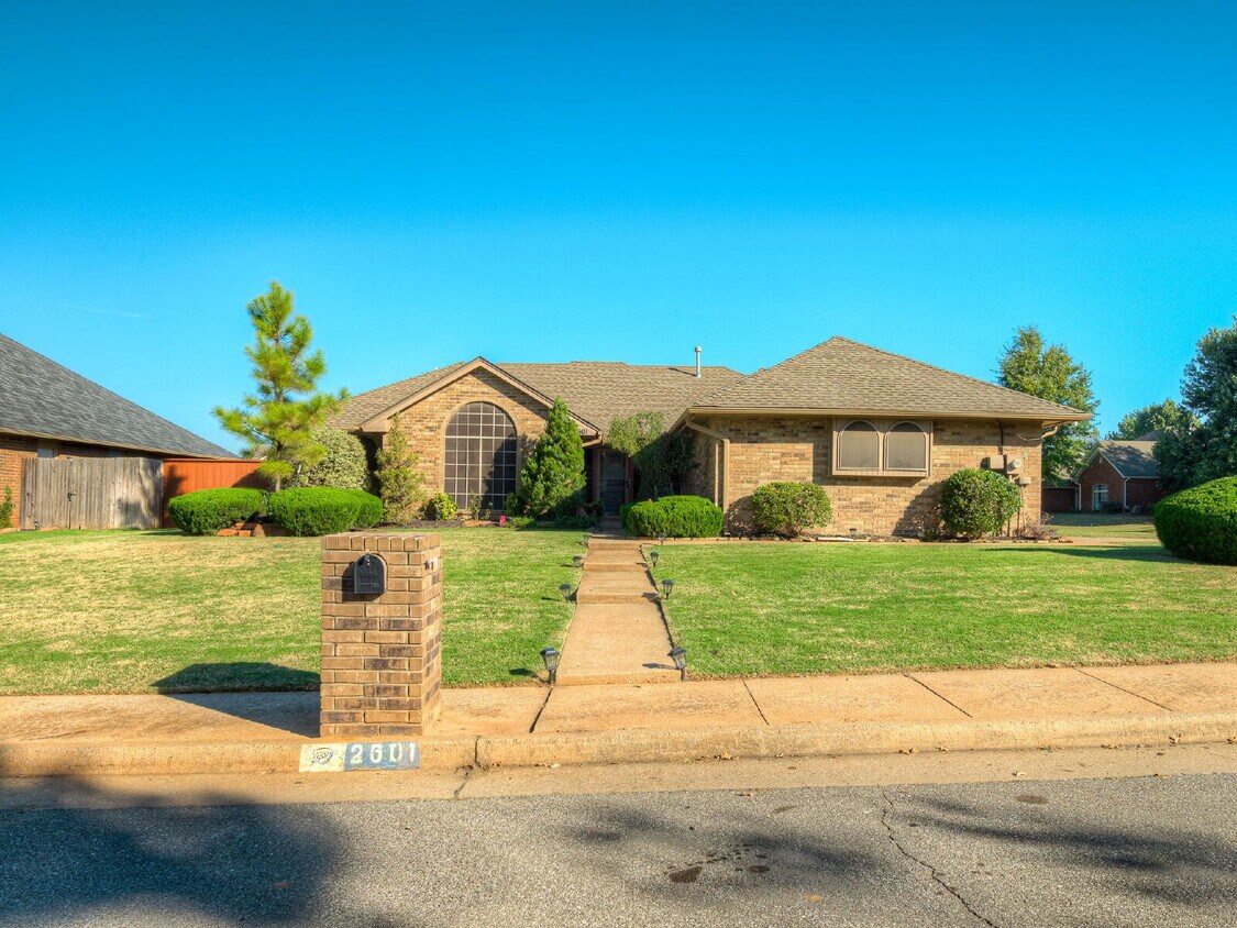 Primary Photo - Immaculate Edmond Home with New Carpet and Storm Shelter!