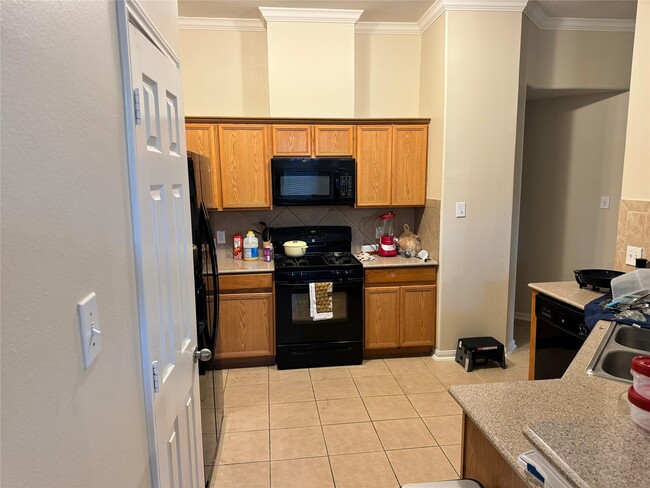 Building Photo - 835 Dracena Ct